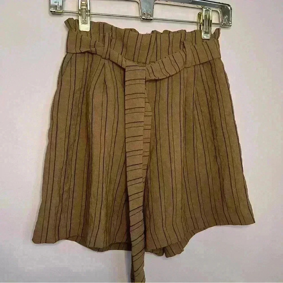 H&M Brown Striped Paper Bag Shorts, Size 4, EUC - Picture 1 of 7